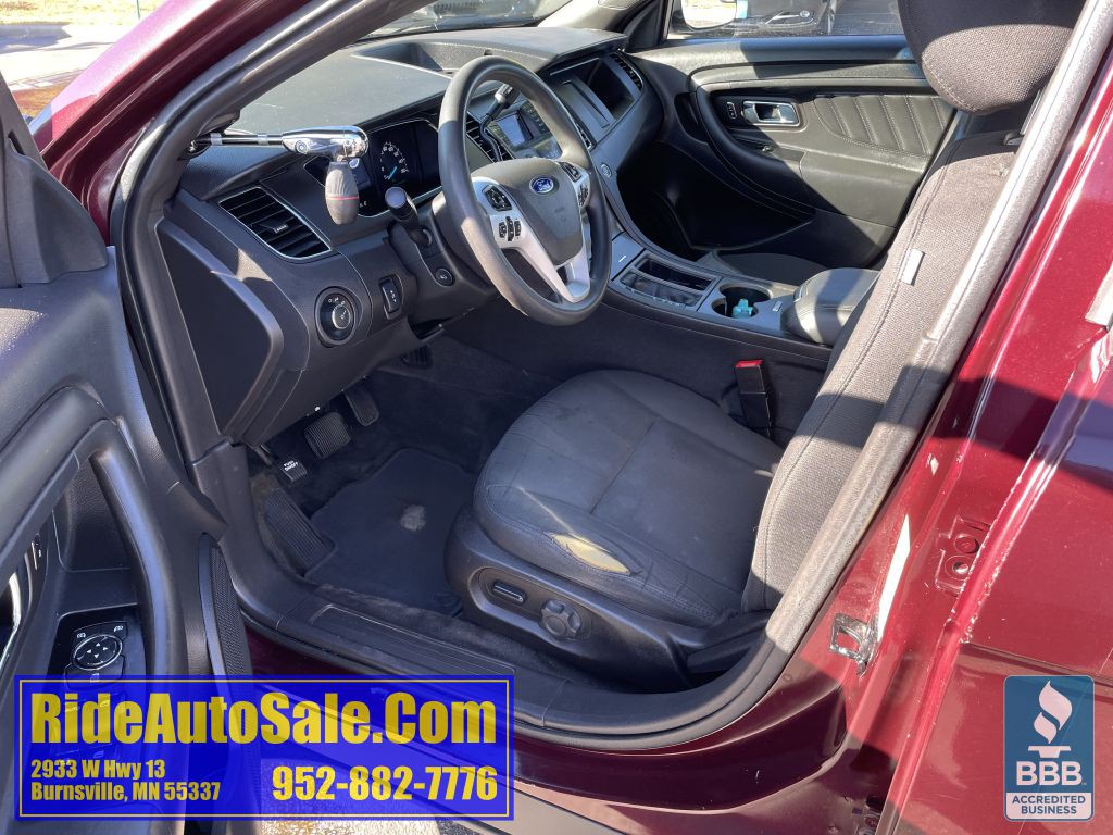2015 Ford Taurus Image 11