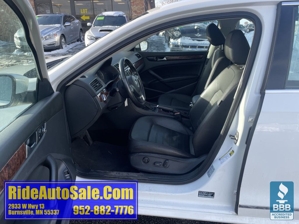 2013 Volkswagen Passat Image 10