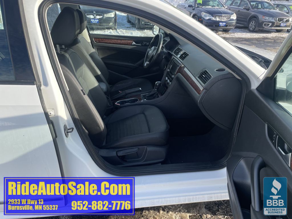 2013 Volkswagen Passat Image 14