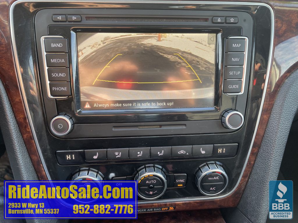 2013 Volkswagen Passat Image 18