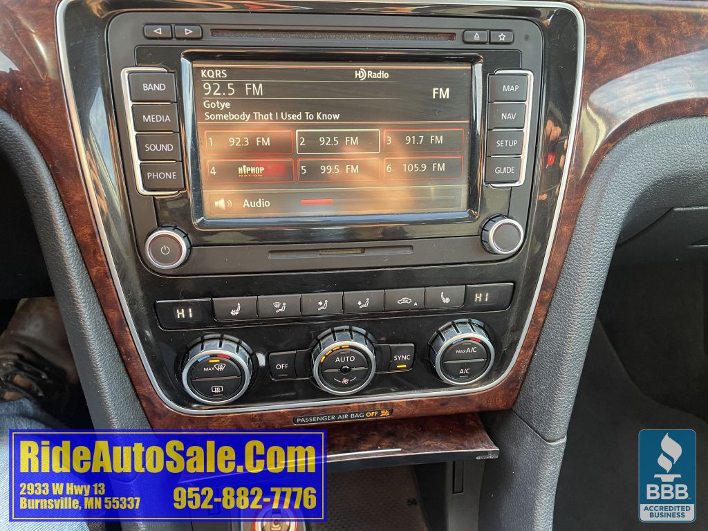 2013 Volkswagen Passat Image 19