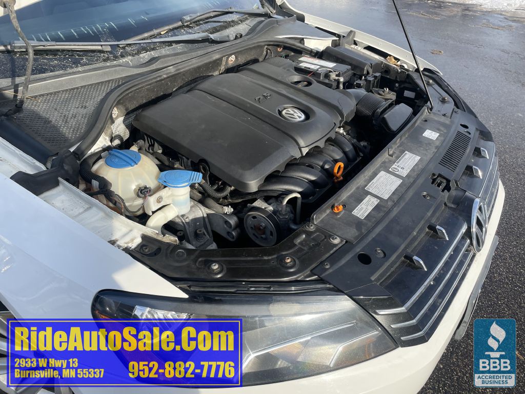 2013 Volkswagen Passat Image 20