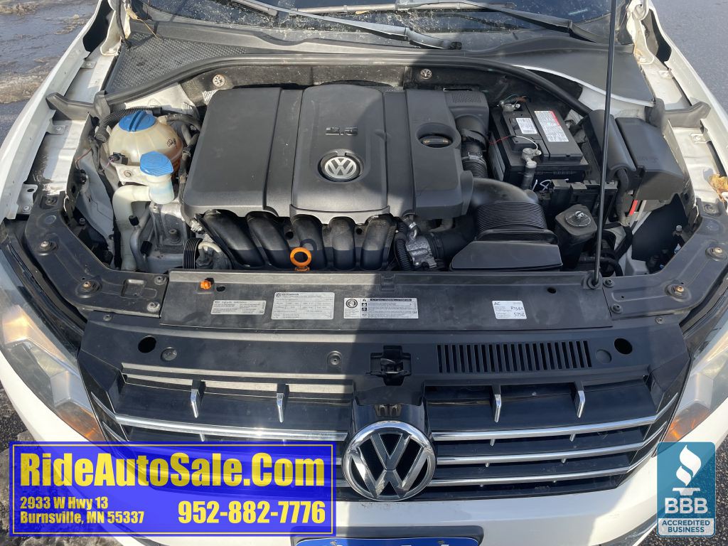 2013 Volkswagen Passat Image 21