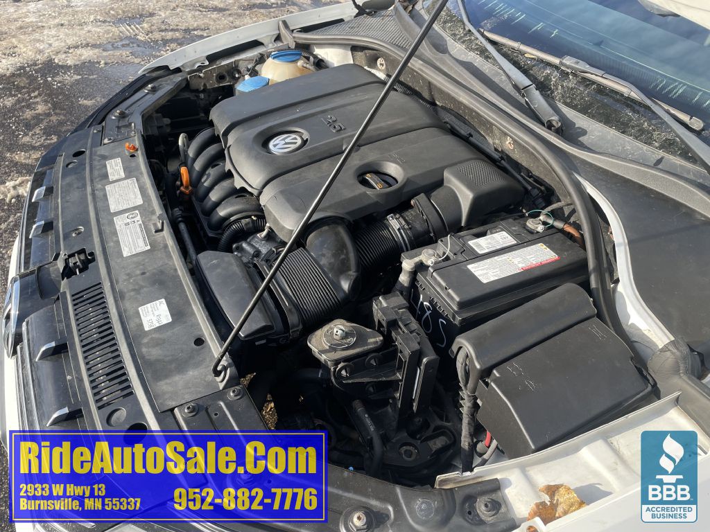 2013 Volkswagen Passat Image 22