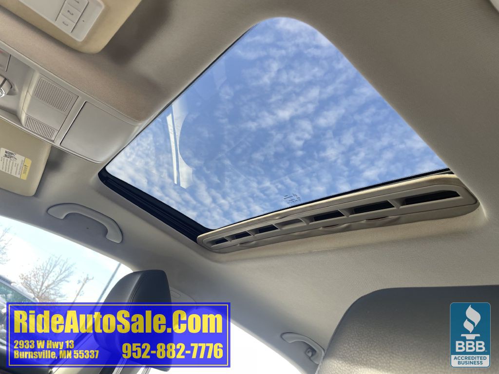 2013 Volkswagen Passat Image 25