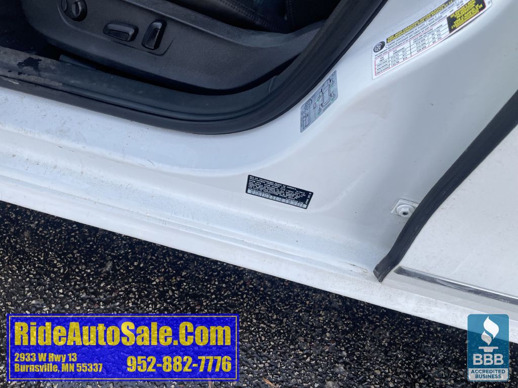 2013 Volkswagen Passat Image 26