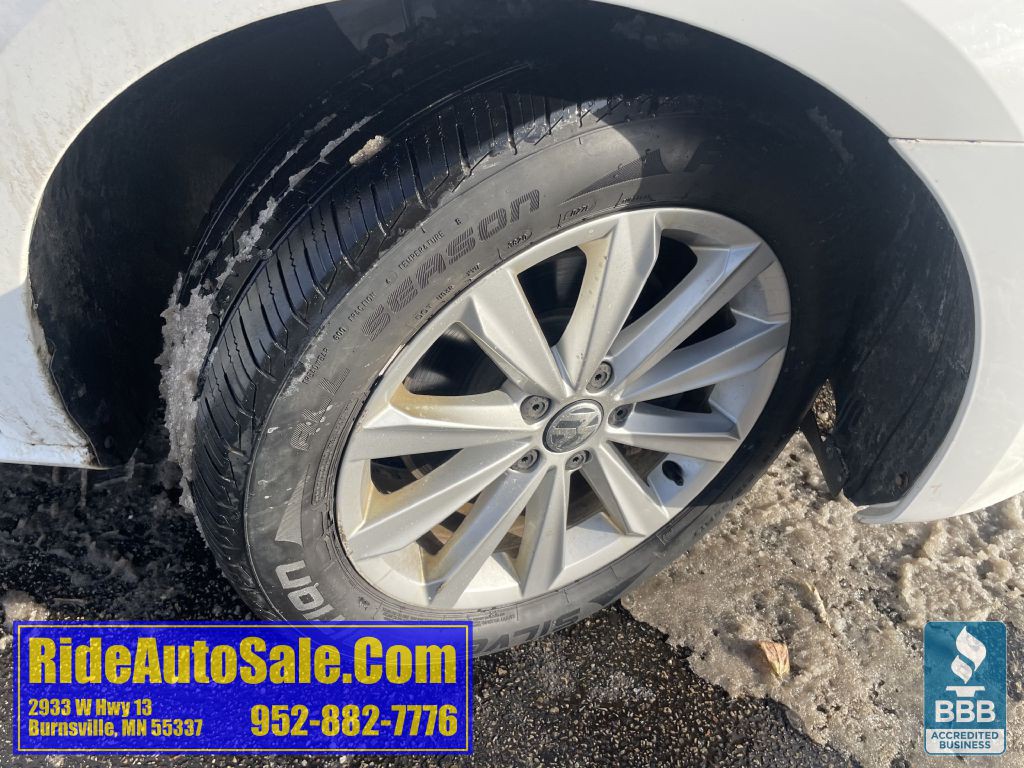 2013 Volkswagen Passat Image 36