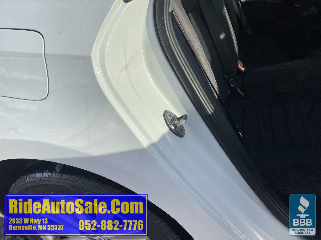 2013 Volkswagen Passat Image 37