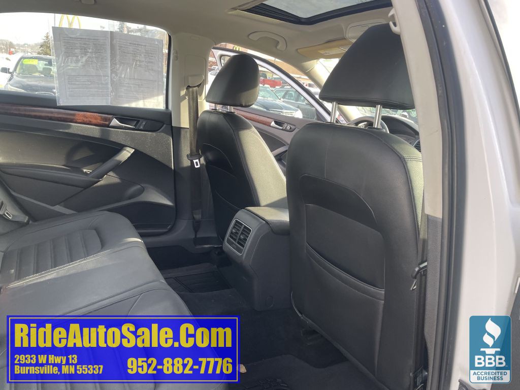 2013 Volkswagen Passat Image 40