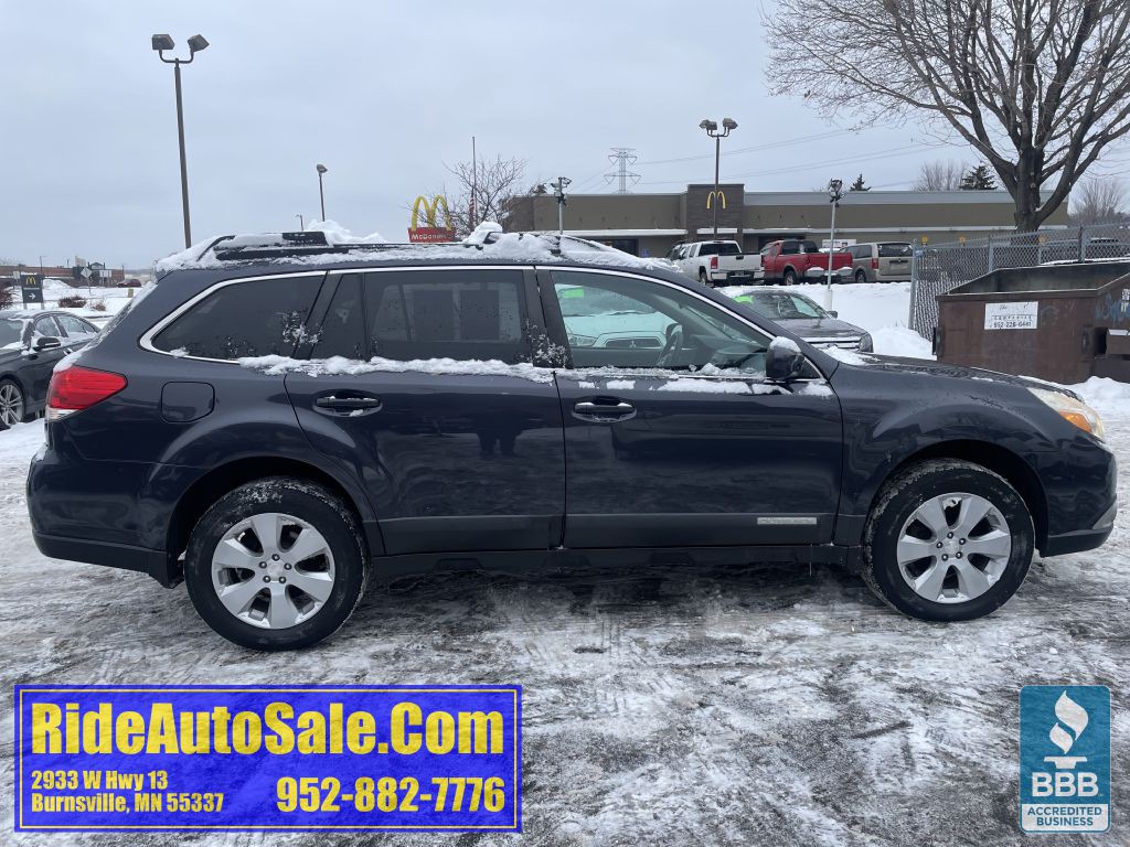 2011 Subaru Outback Image 4