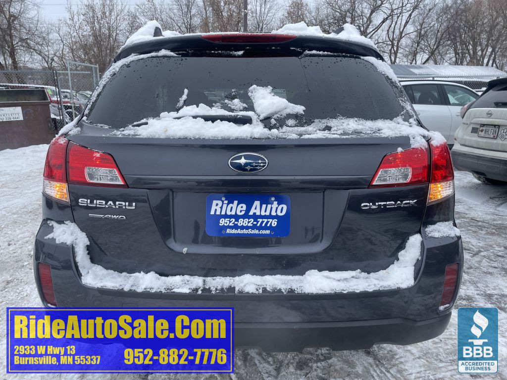 2011 Subaru Outback Image 6