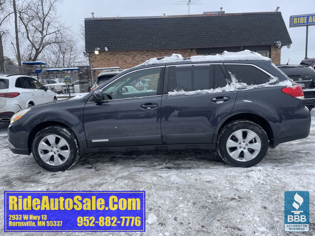 2011 Subaru Outback Image 8