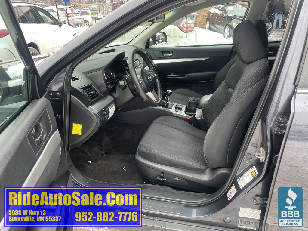 2011 Subaru Outback Image 10