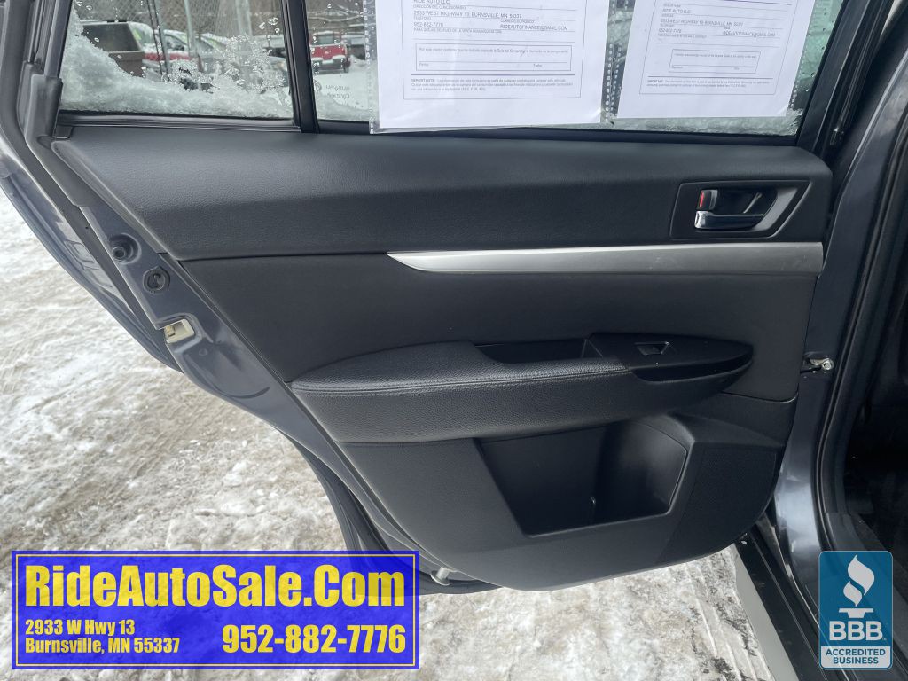 2011 Subaru Outback Image 11
