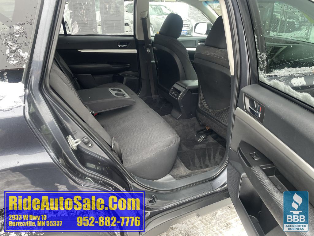 2011 Subaru Outback Image 16