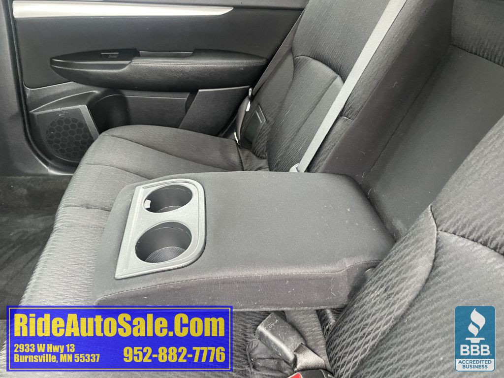 2011 Subaru Outback Image 32