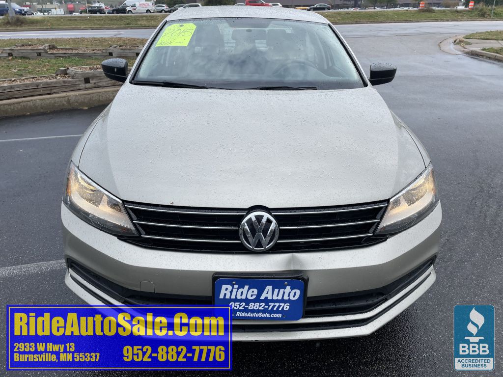 2015 Volkswagen Jetta Image 2