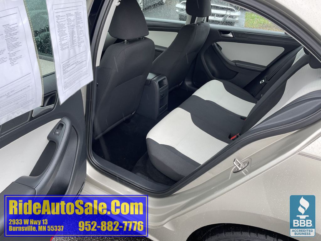 2015 Volkswagen Jetta Image 12