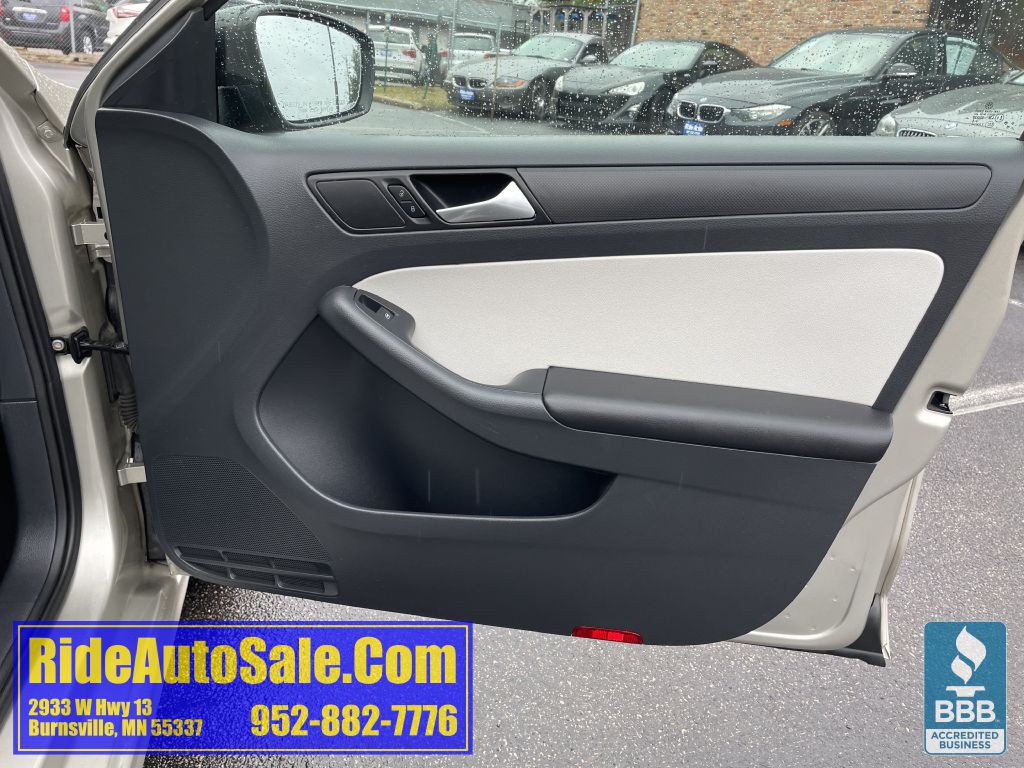 2015 Volkswagen Jetta Image 13