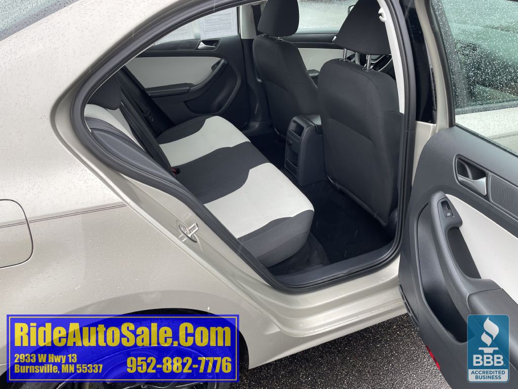 2015 Volkswagen Jetta Image 16