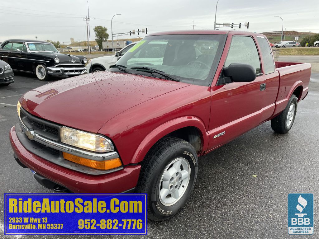 2003 Chevrolet S10 Image 1