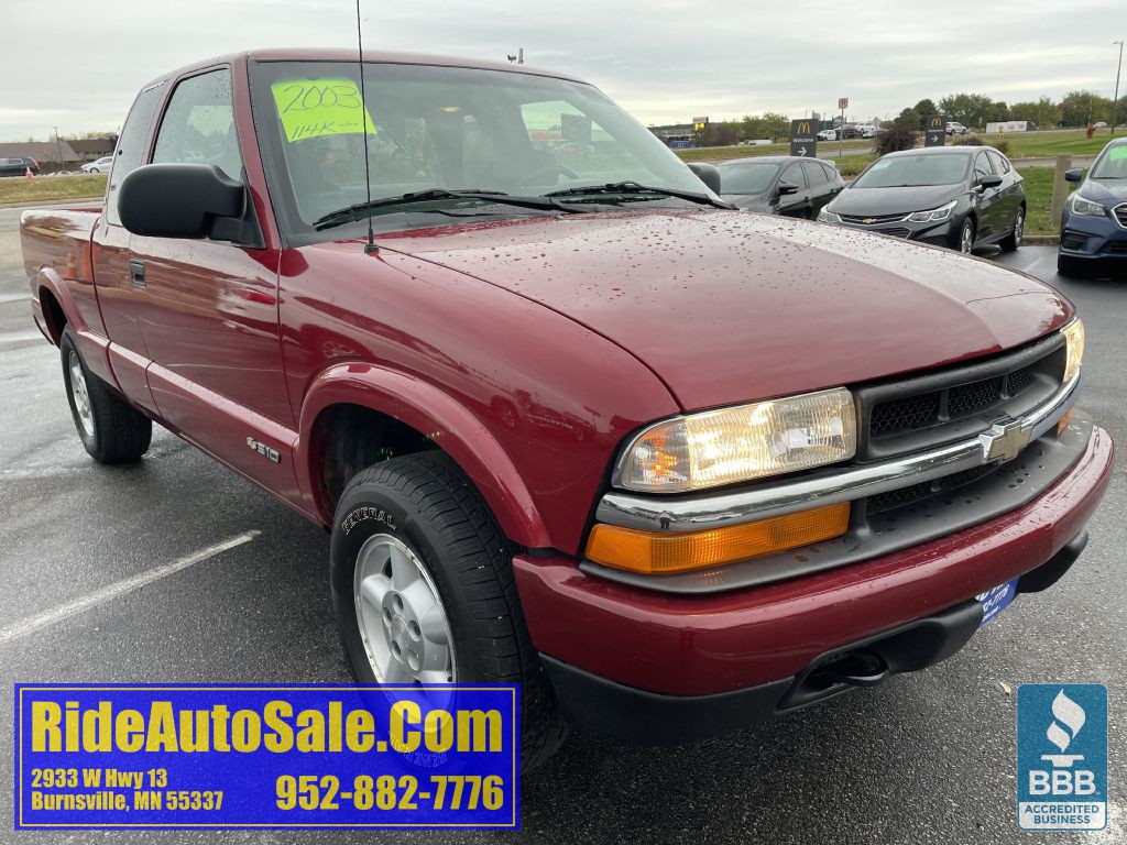 2003 Chevrolet S10 Image 3