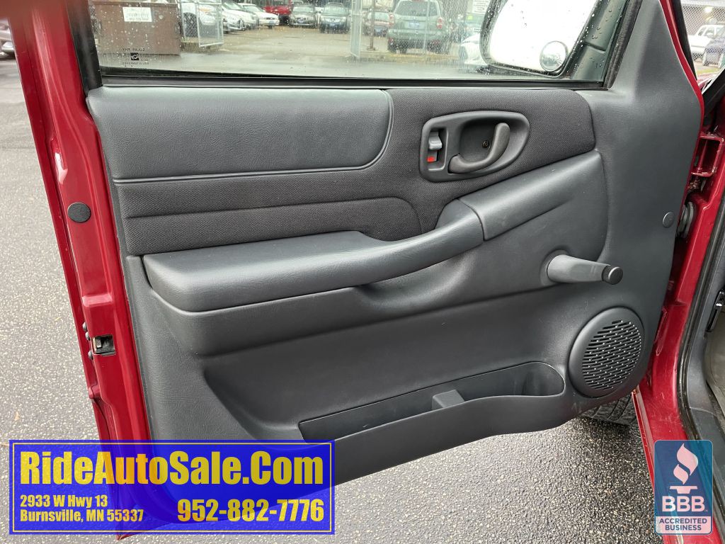 2003 Chevrolet S10 Image 8