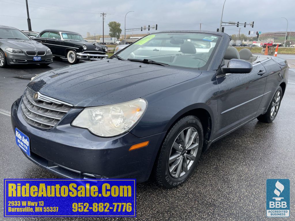 2008 Chrysler Sebring Image 1