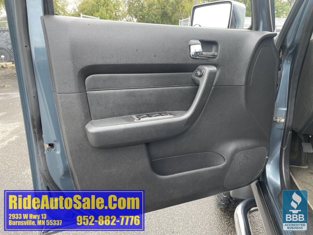 2006 HUMMER H3 Image 9