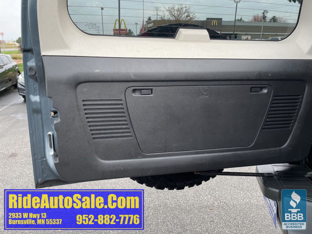 2006 HUMMER H3 Image 26