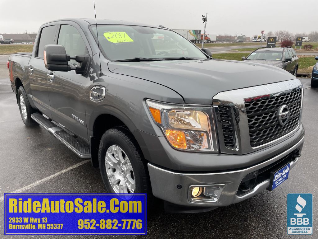 2017 Nissan Titan Image 3