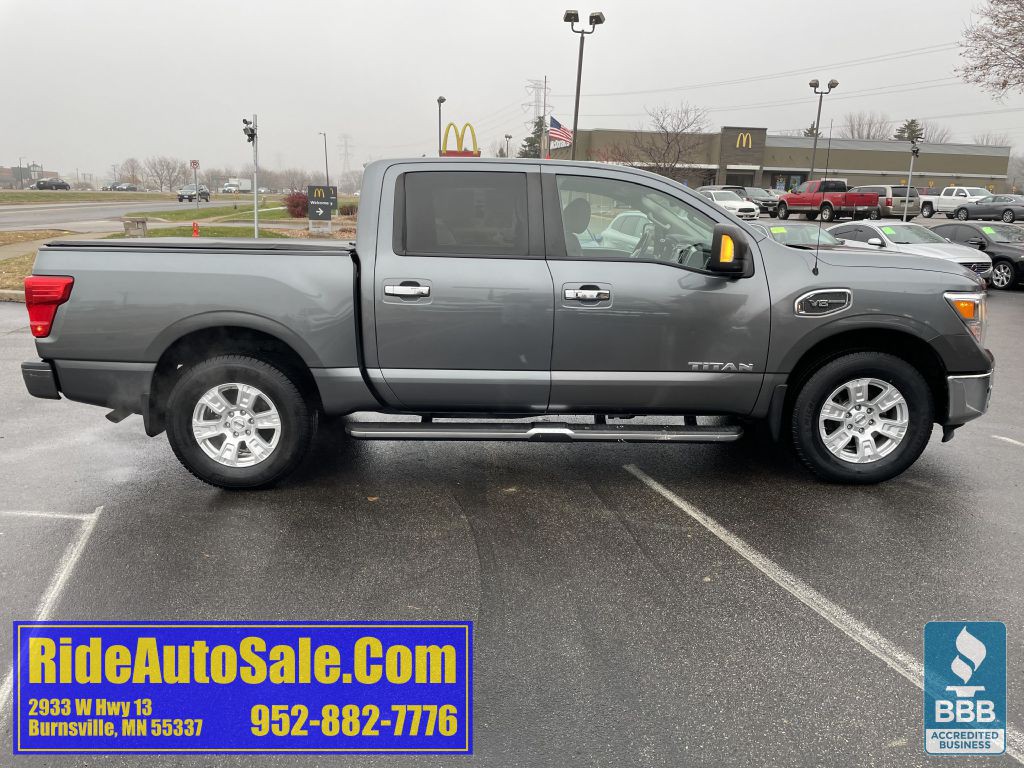 2017 Nissan Titan Image 4