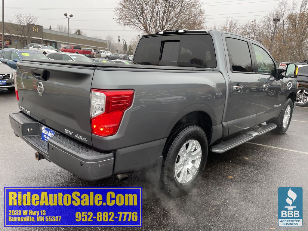 2017 Nissan Titan Image 5