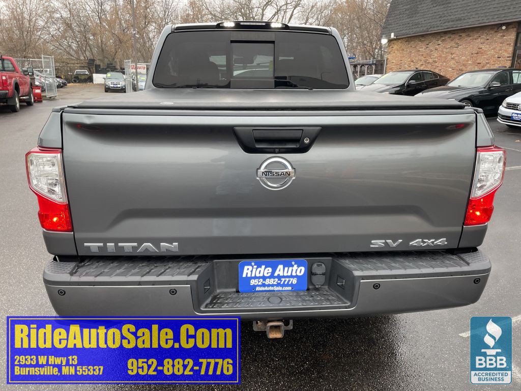 2017 Nissan Titan Image 6