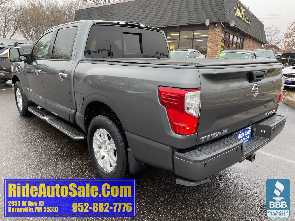 2017 Nissan Titan Image 7