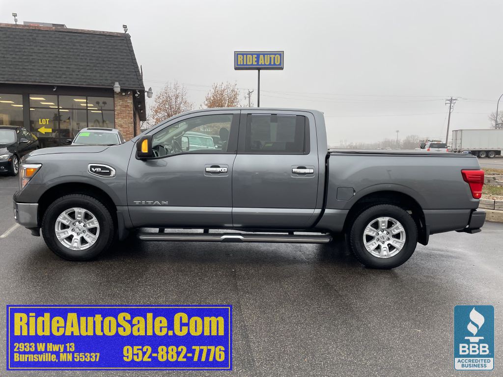 2017 Nissan Titan Image 8