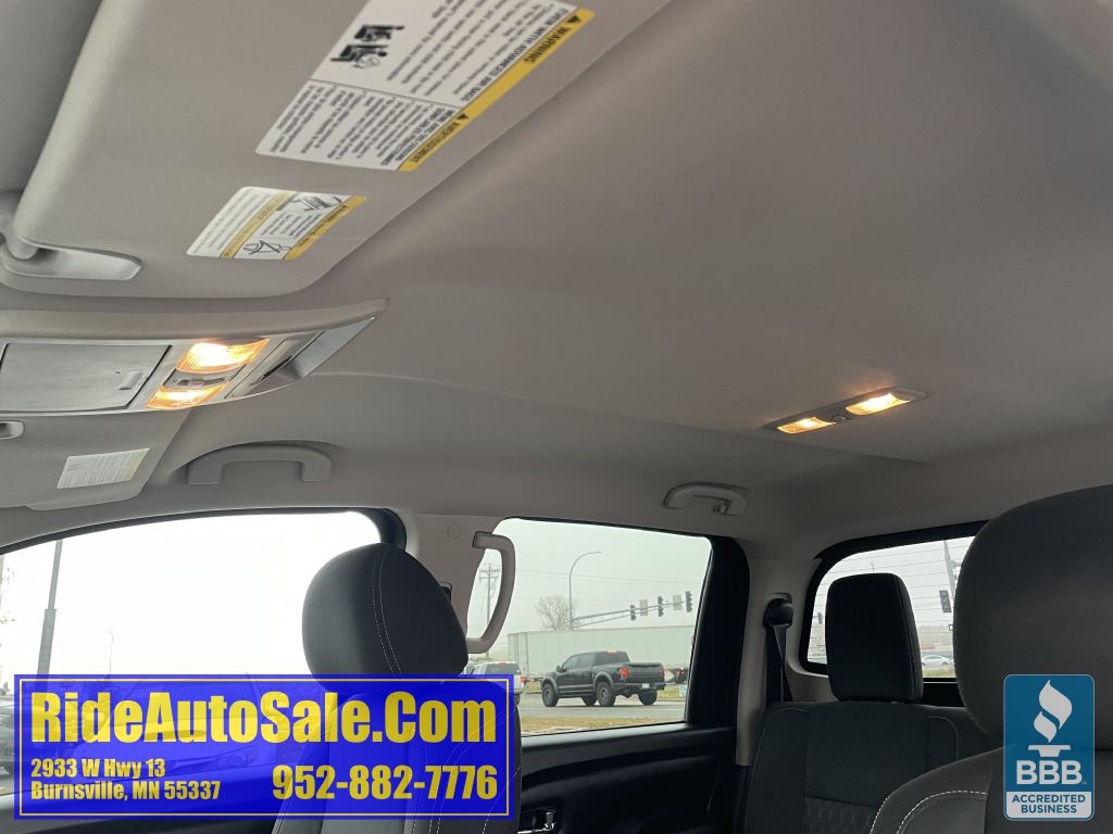 2017 Nissan Titan Image 12