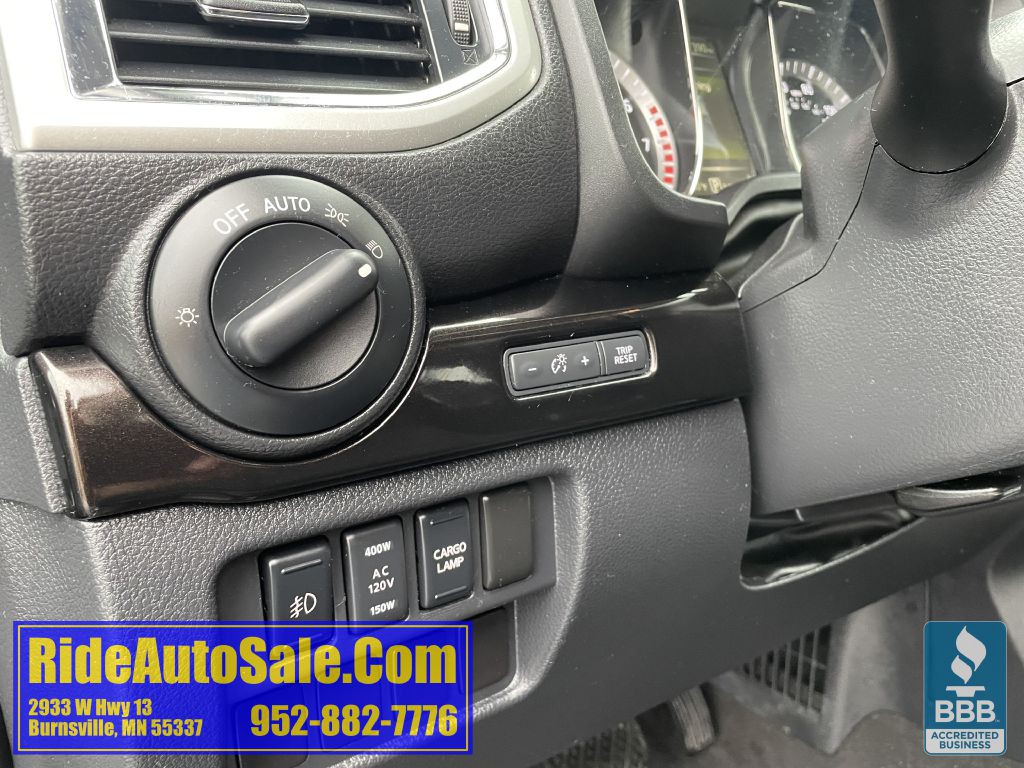 2017 Nissan Titan Image 13