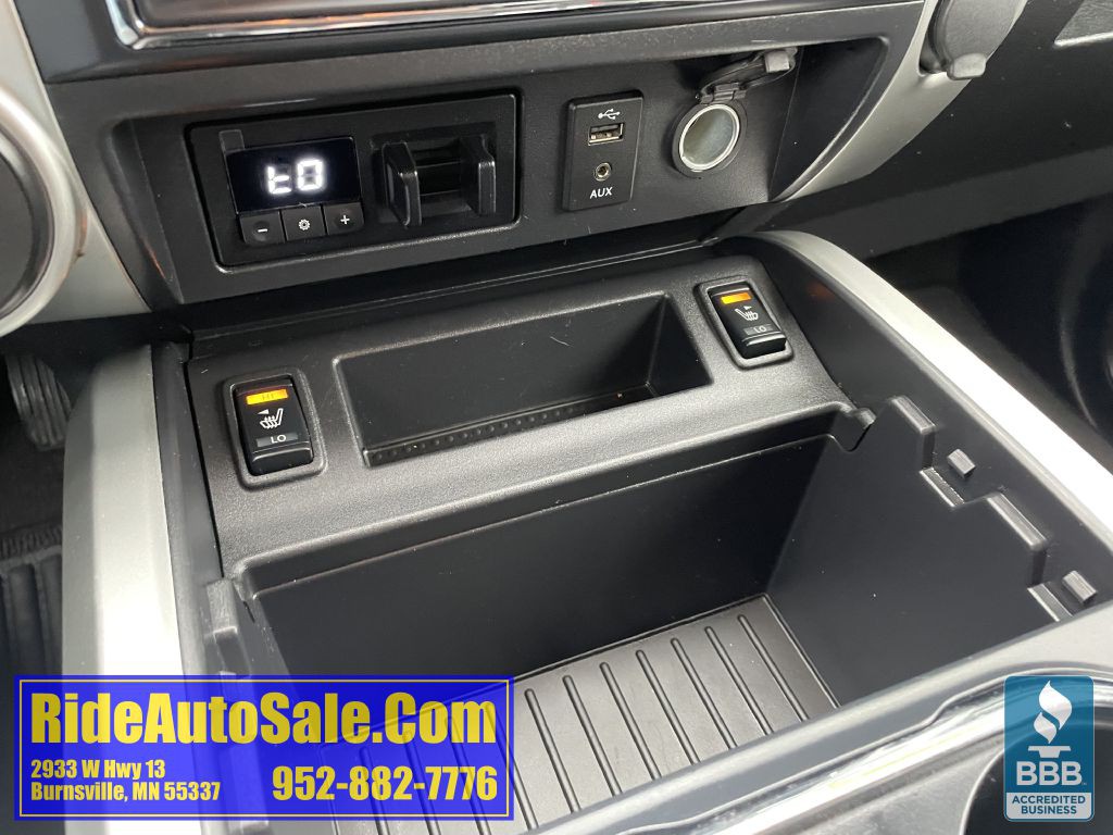 2017 Nissan Titan Image 19