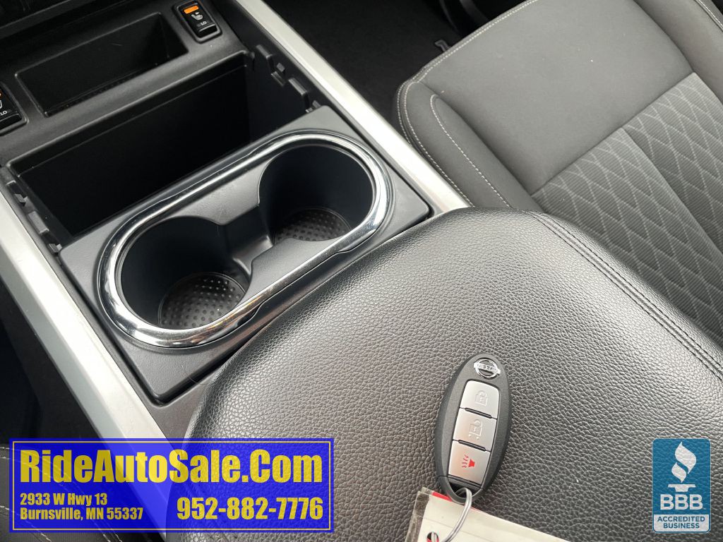 2017 Nissan Titan Image 20