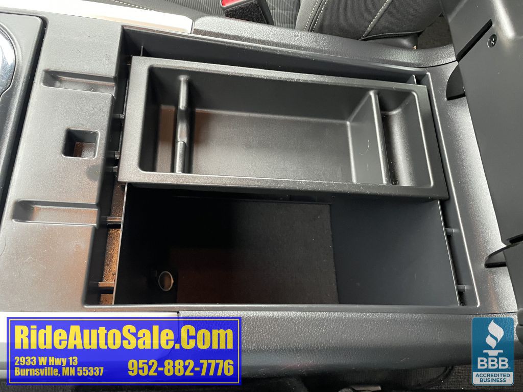 2017 Nissan Titan Image 21