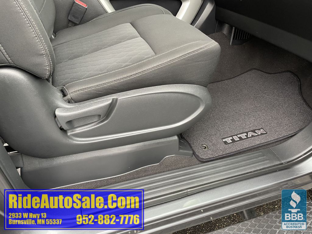 2017 Nissan Titan Image 28