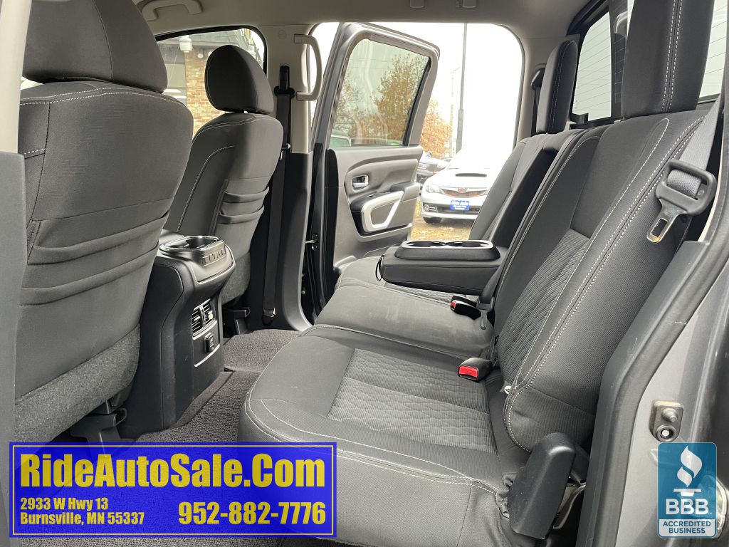 2017 Nissan Titan Image 35
