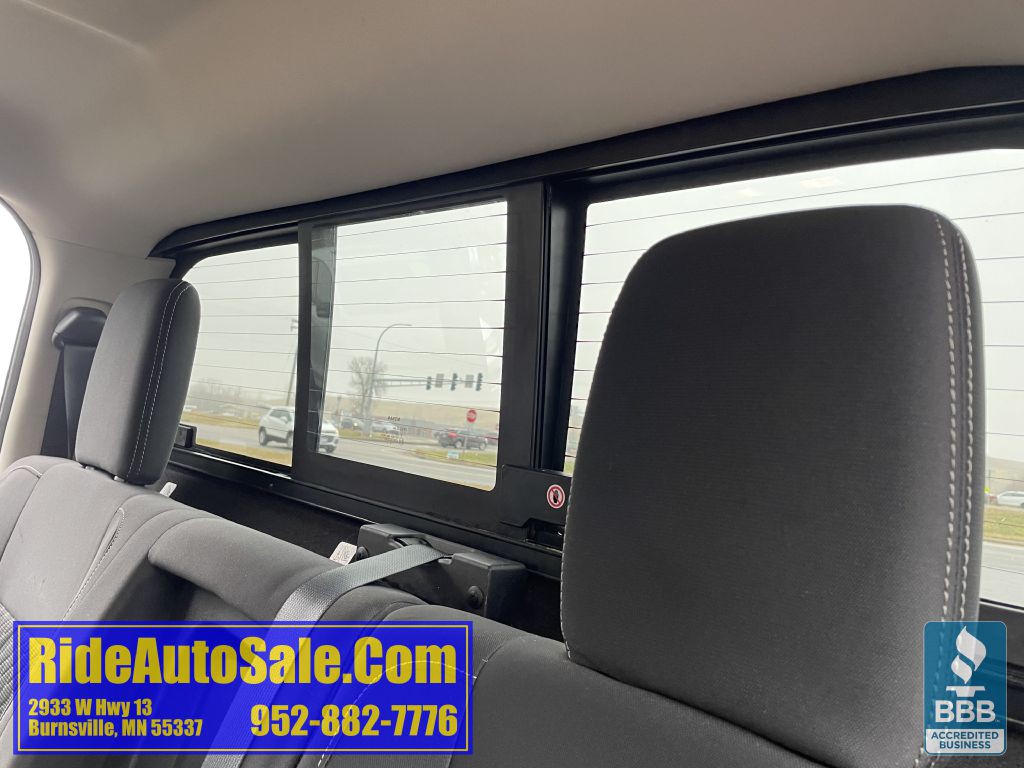 2017 Nissan Titan Image 39