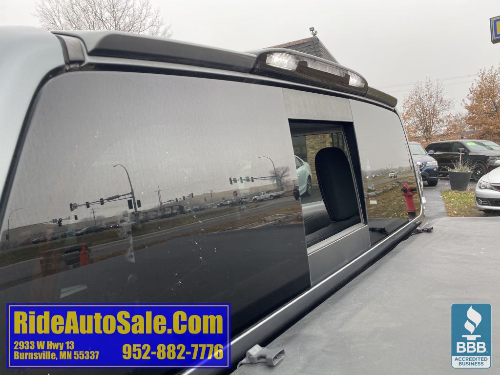 2017 Nissan Titan Image 43