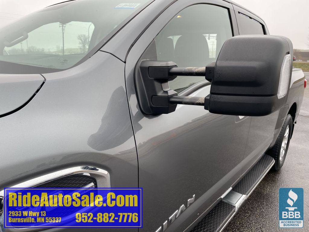 2017 Nissan Titan Image 52