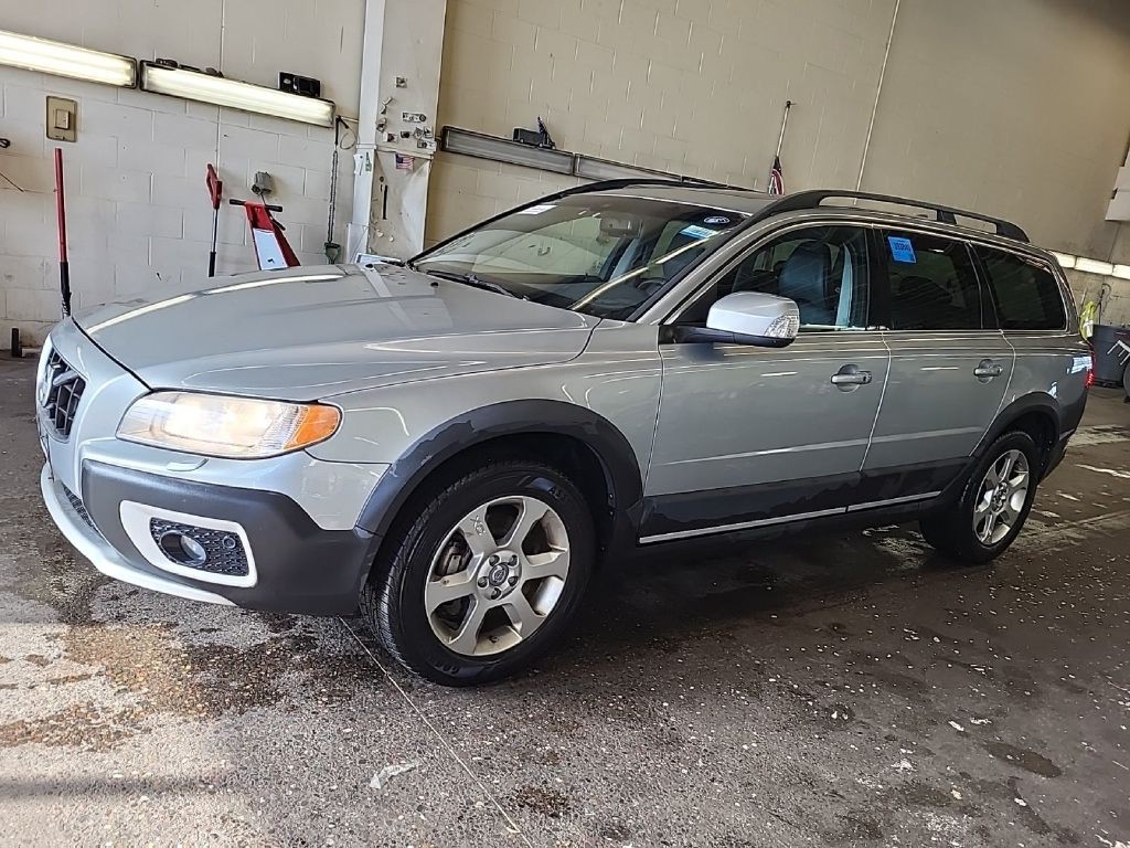 2010 Volvo XC70 Image 1
