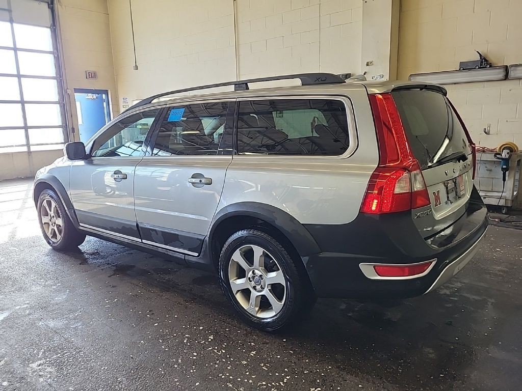 2010 Volvo XC70 Image 2