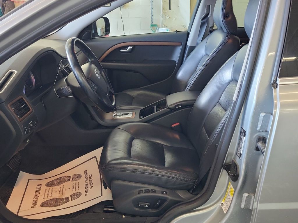 2010 Volvo XC70 Image 3