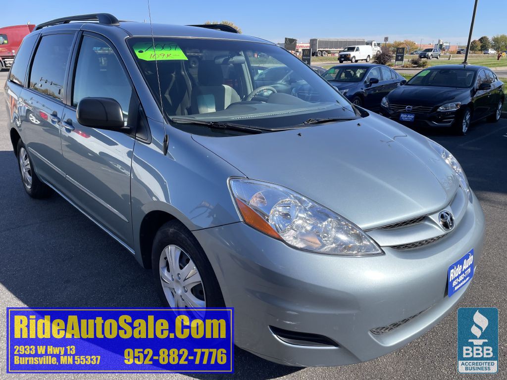 2009 Toyota Sienna Image 3